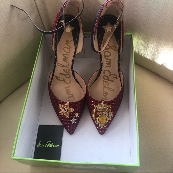 Gorgeous 3” heels with unique details - Picture 2 of 5